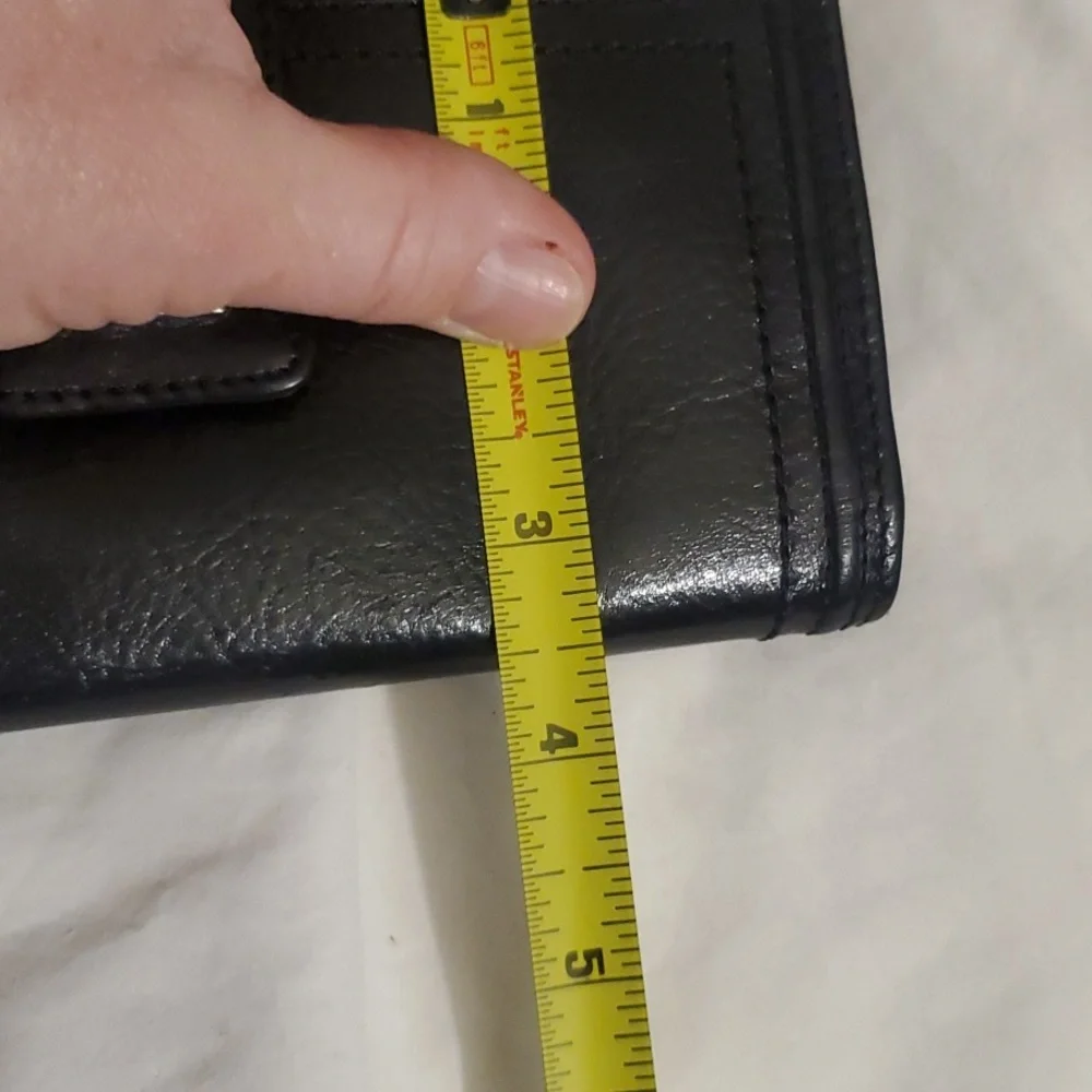 FOSSIL GENUINE LEATHER WALLET - Picture 11 of 14